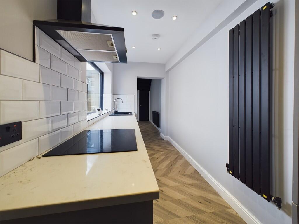 CAM02854G0-PR0135...