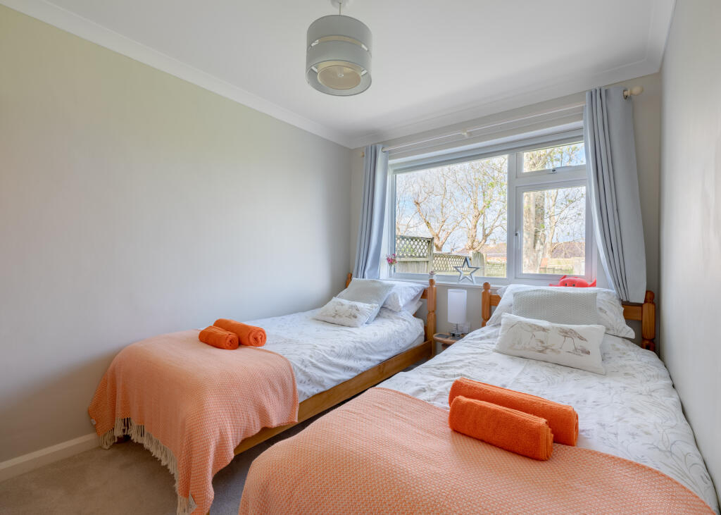 663cd5b864992_Evelyn-2