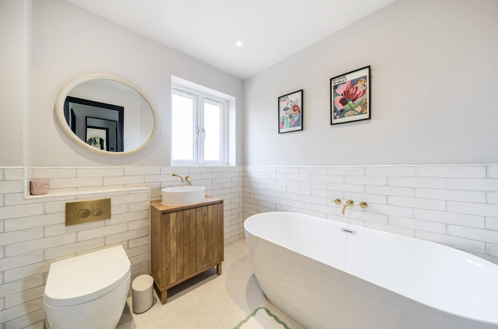 1297840-11-6830a0...