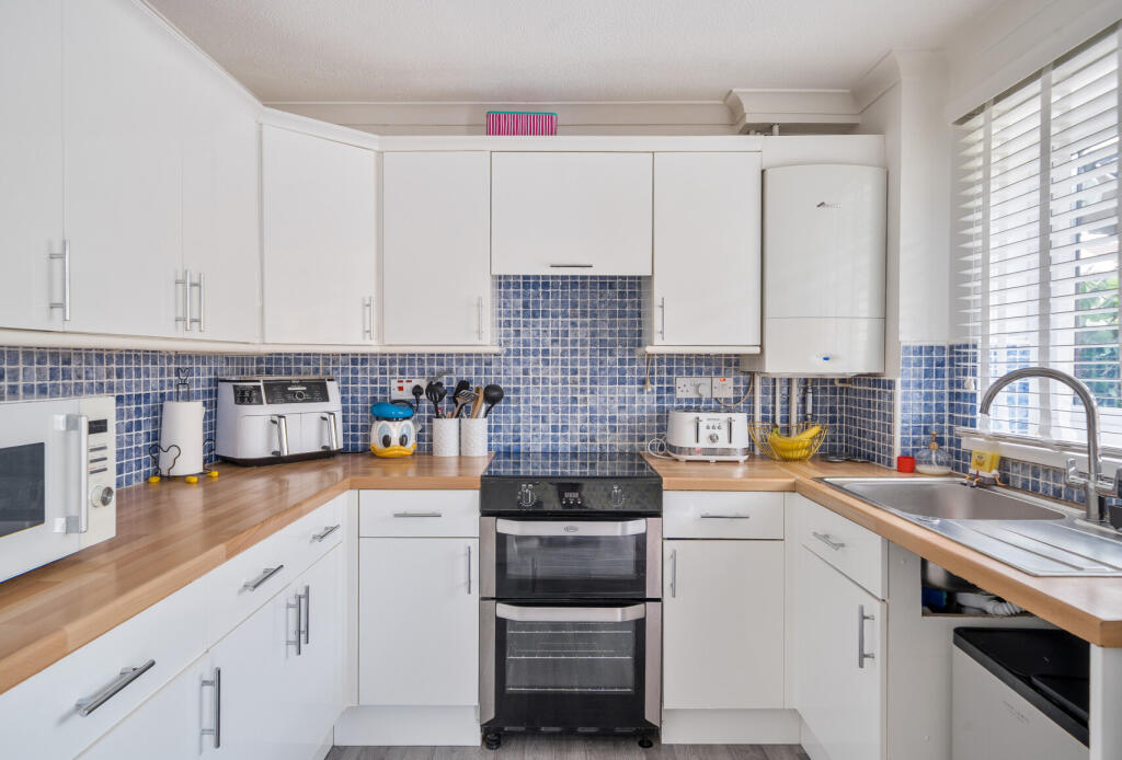 1366029-12-68f74f...