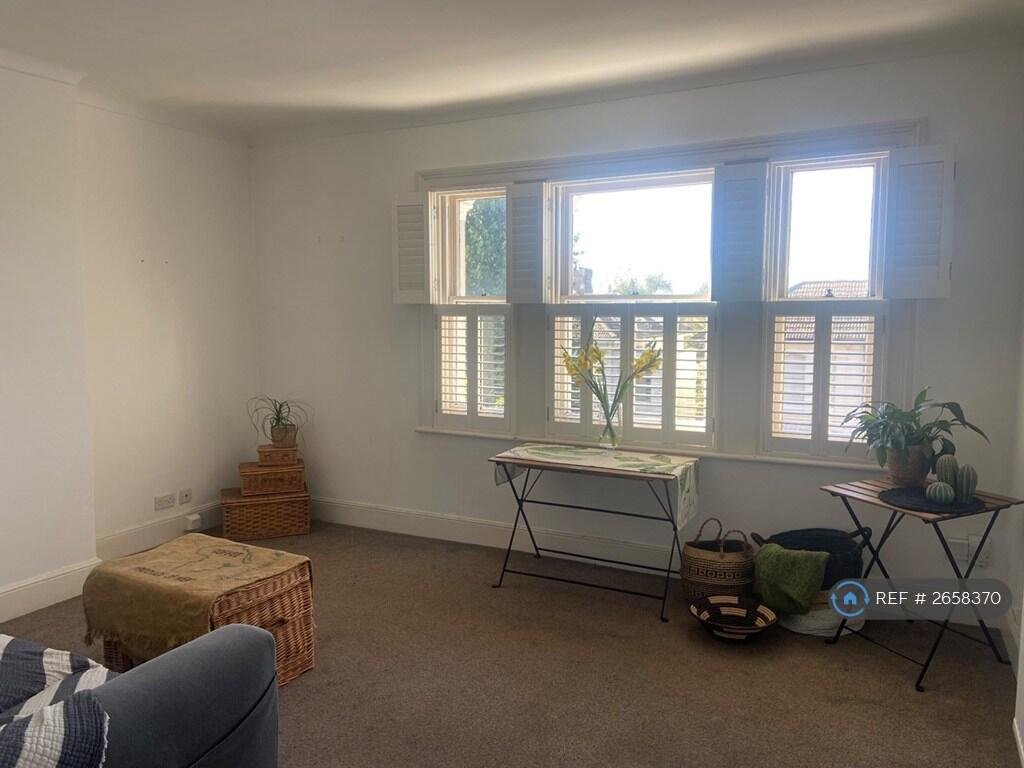 Very Sunny  Lounge With Views  (And Sunsets)