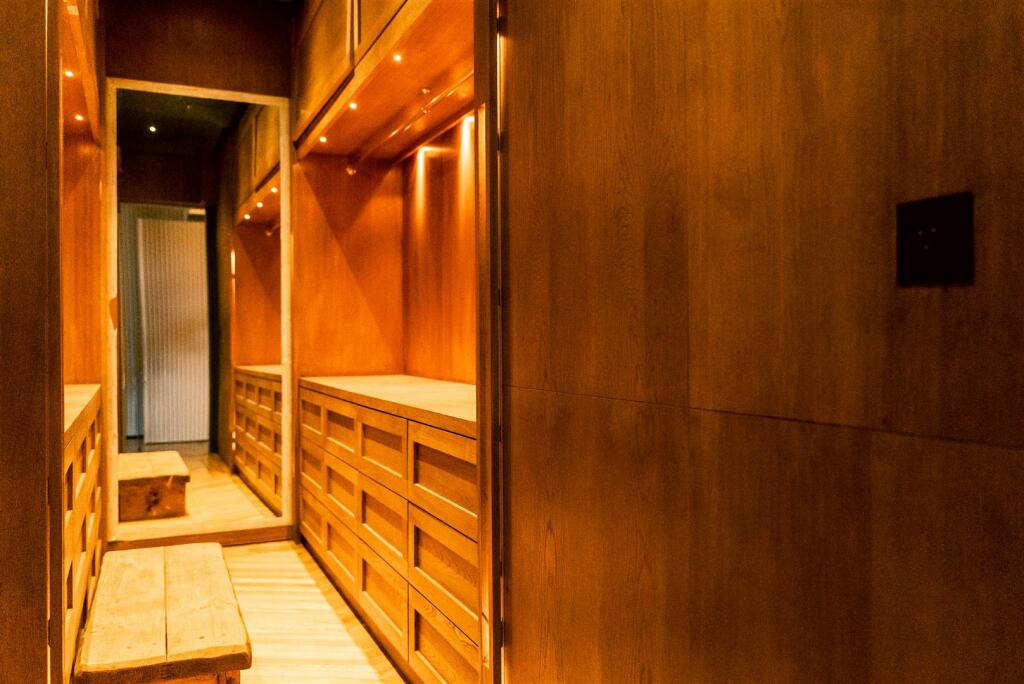 Dressing area