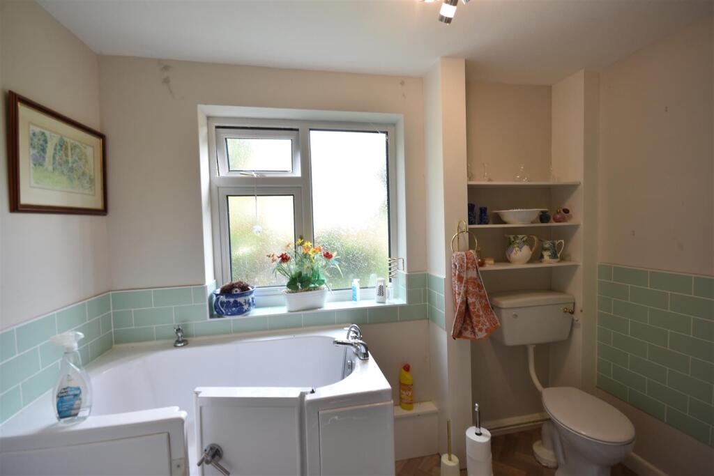 SHOWER ROOM