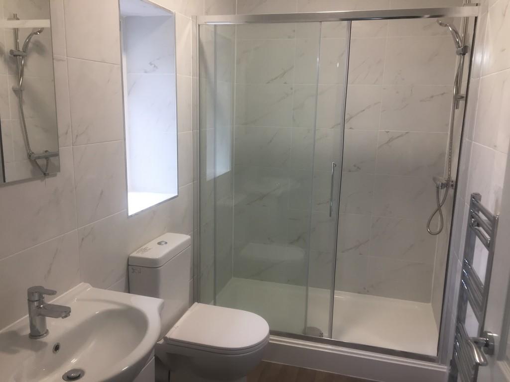 Main bathroom