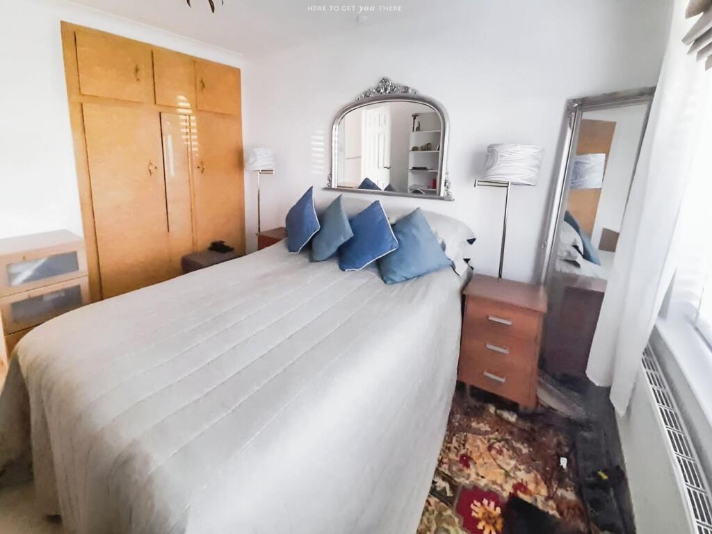 bbe8b365-Bedroom 201.jpg