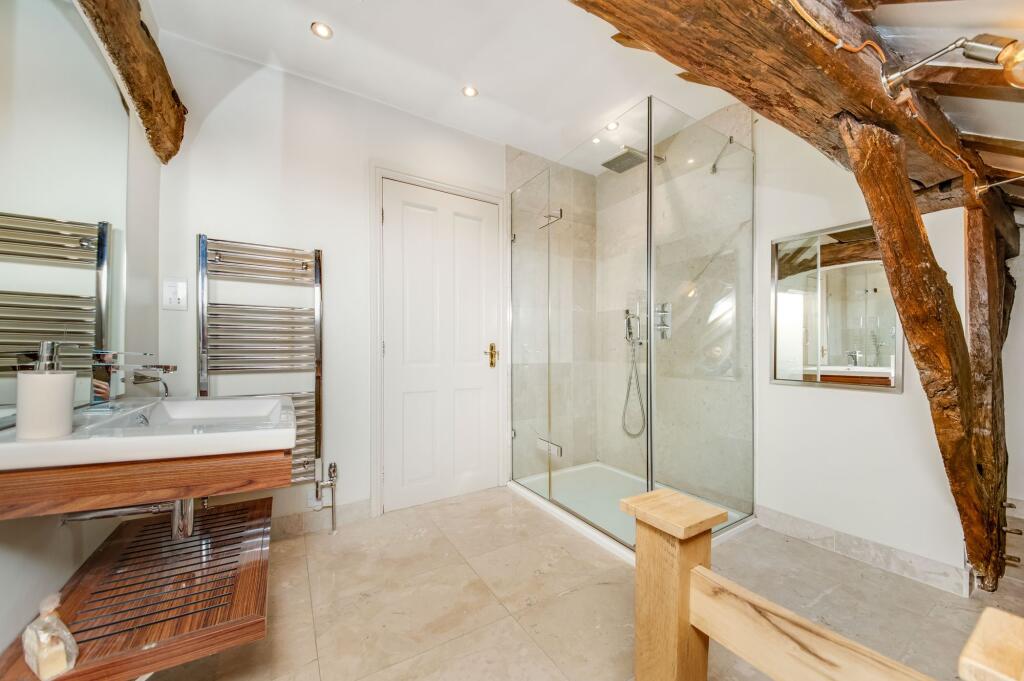HOUSE BATHROOM