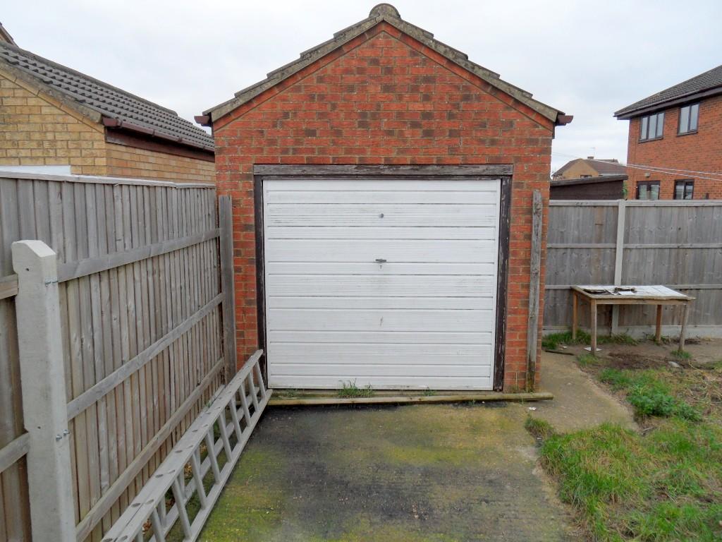 GARAGE &amp; GRIVEWAY