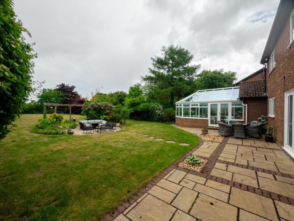 20250528101357 - IMG_8325 - 43 Burnt House Lane, K