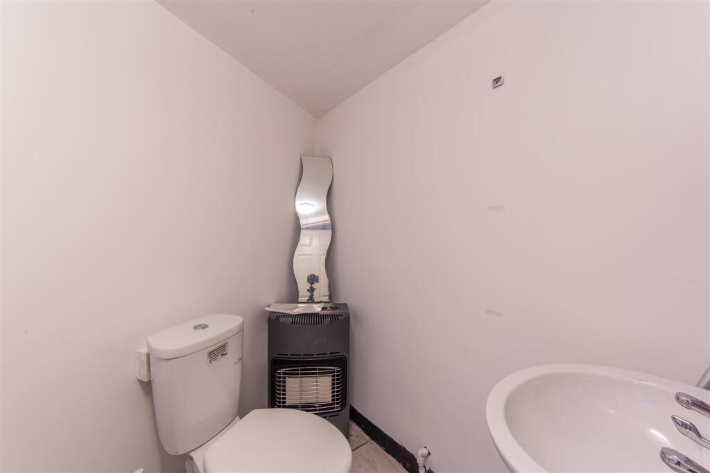 697 Monnow Way-28.jpg