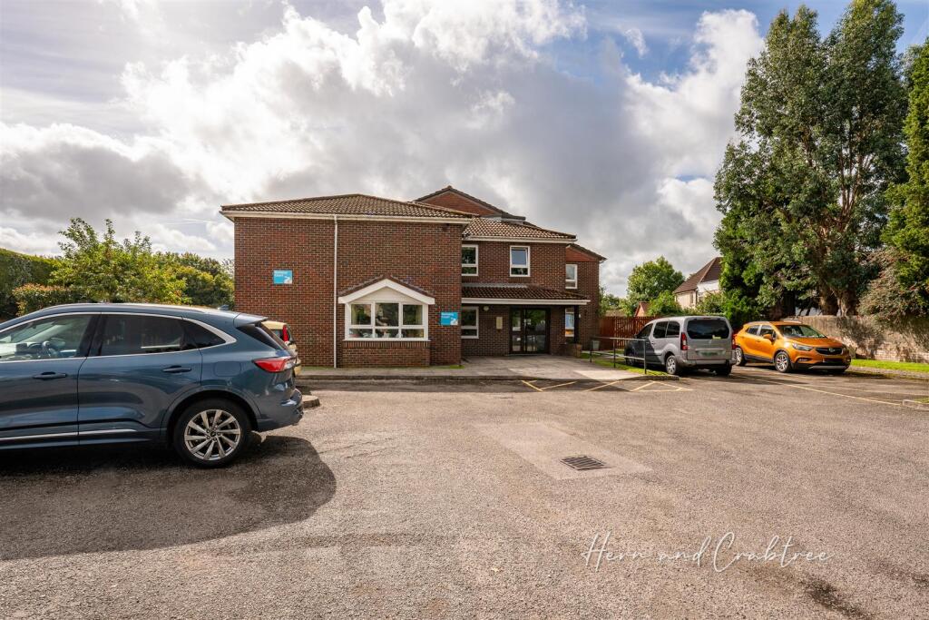 Restway Court, Danescourt, HernCrabtree (4).jpg
