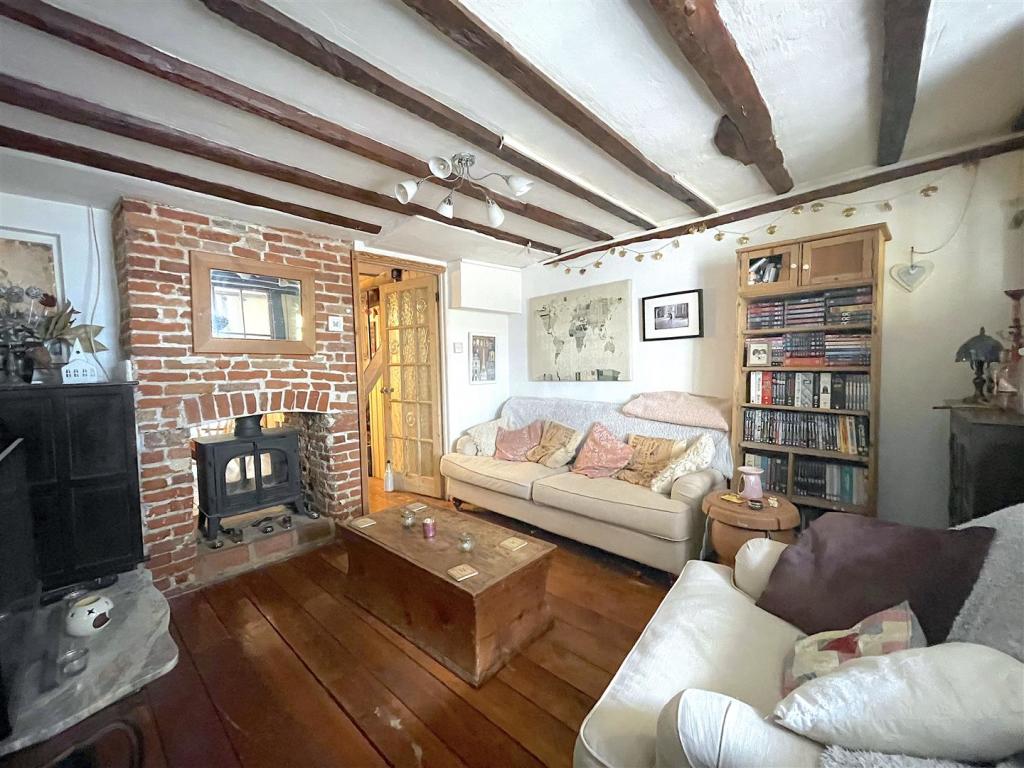 Living Room (3).jpeg