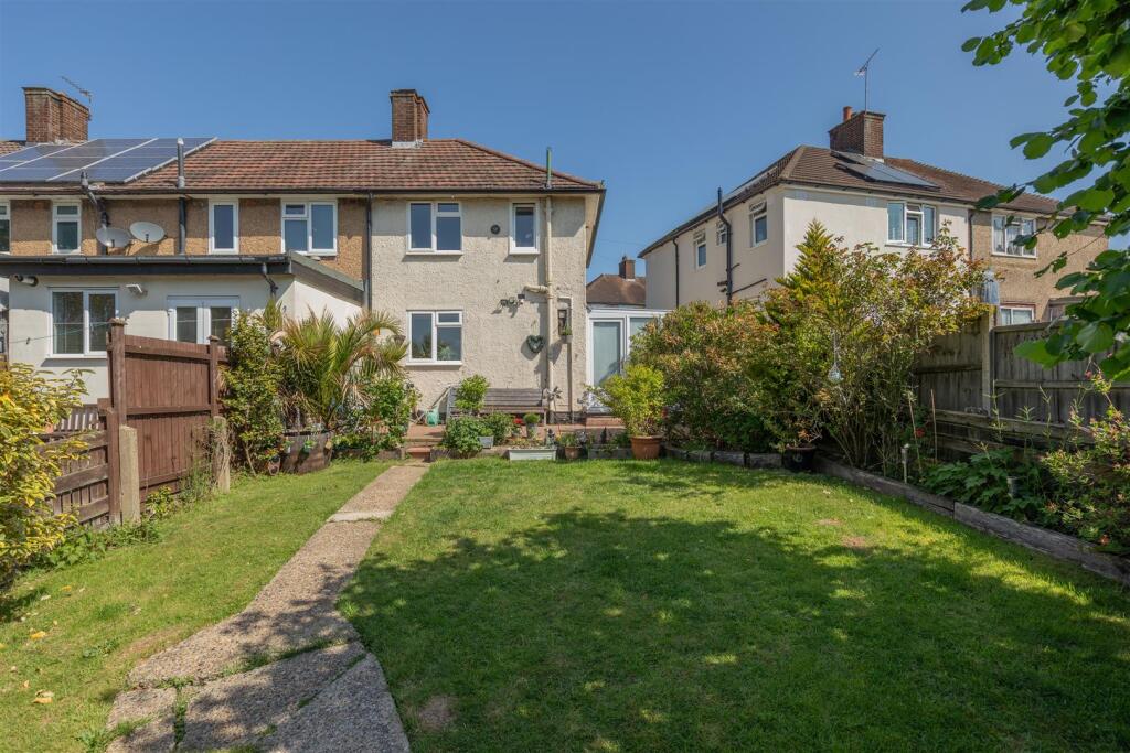 Wittenham Way E4