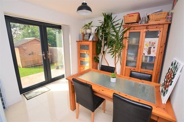 open plan kitchen/diner