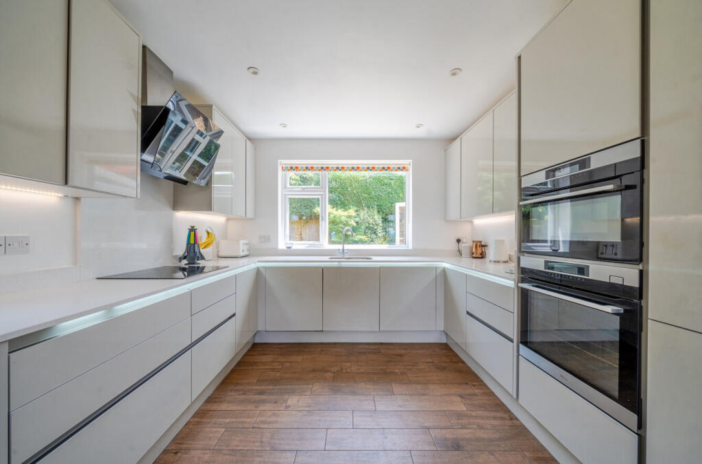 1323962-58-687530...