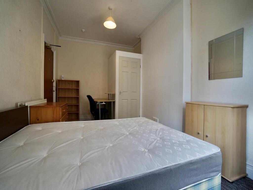 Bed1.1.jpg