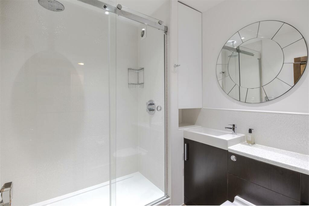 Shower room-1.jpg