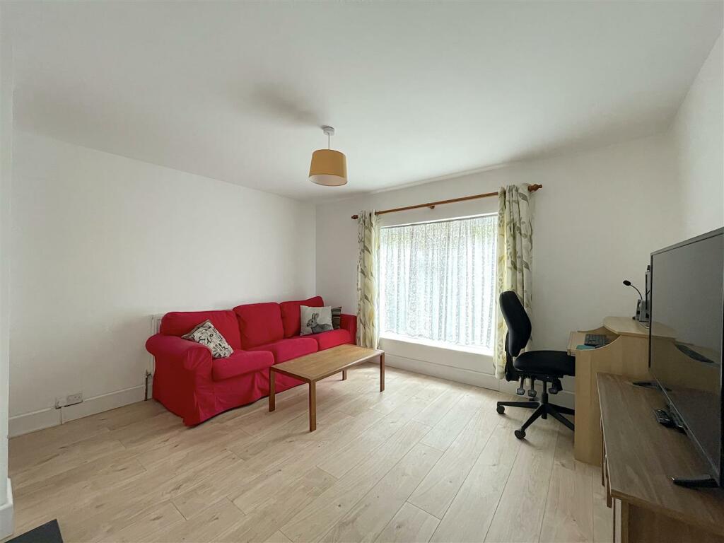 Living Room (1).jpeg