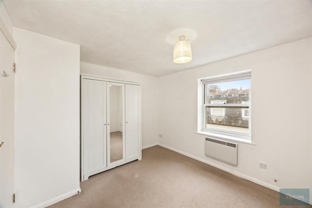 Park Crescent Place, Marlow Court 6_014.JPG