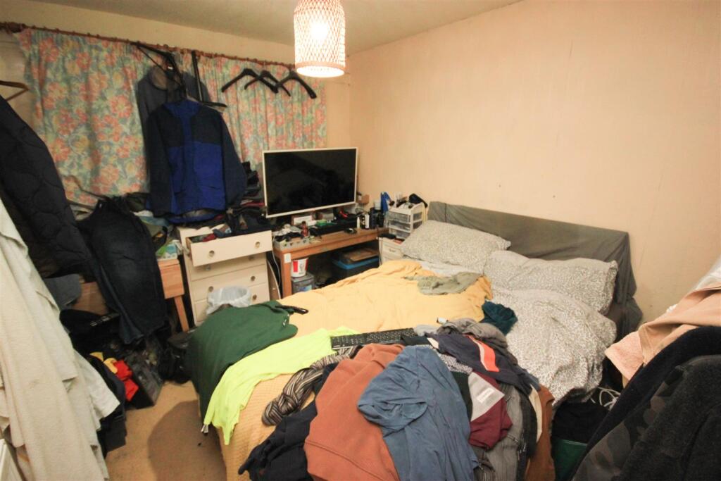 bed 2.JPG