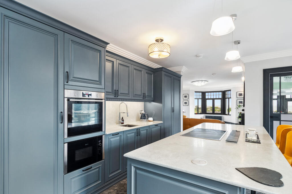 Kitchen/Dining Area