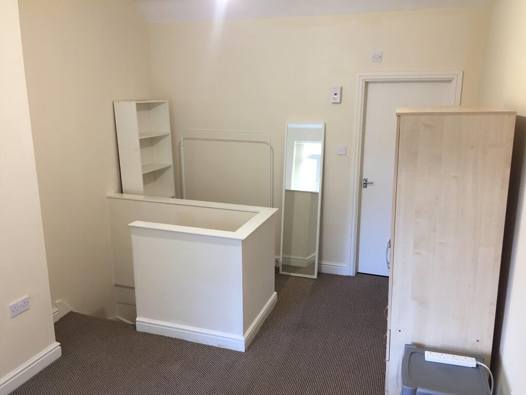 ROOM 4