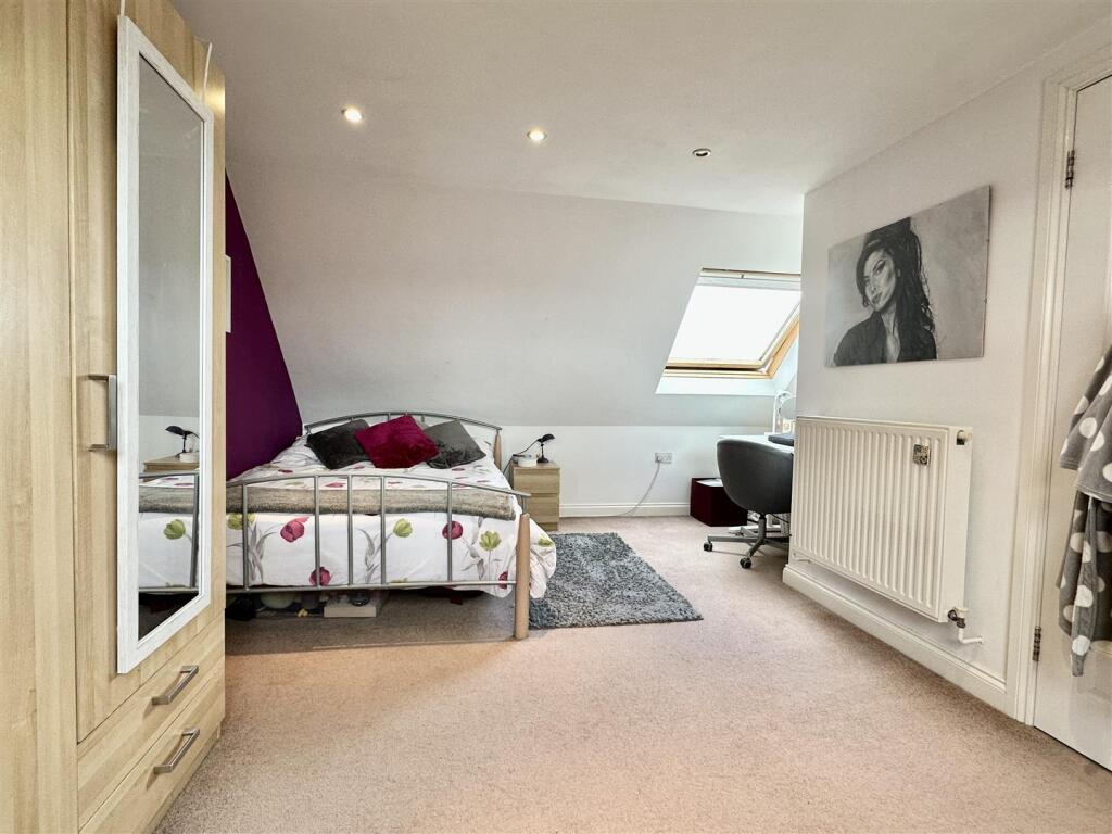 bedroom 4 (loft)