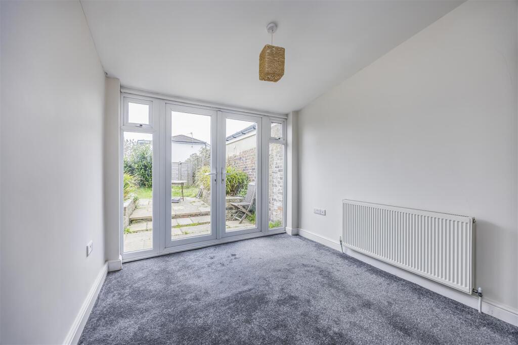 Garden Flat, 92 North Street, Emsworth-PorticoMark