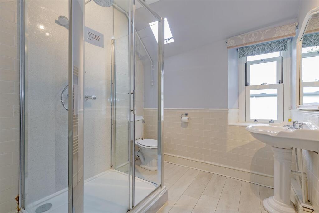 Shower Room-1.jpg