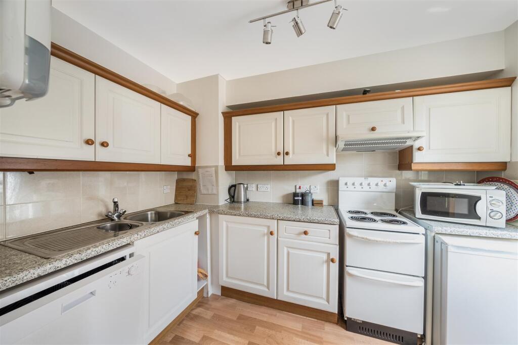 Communal Kitchen.jpg