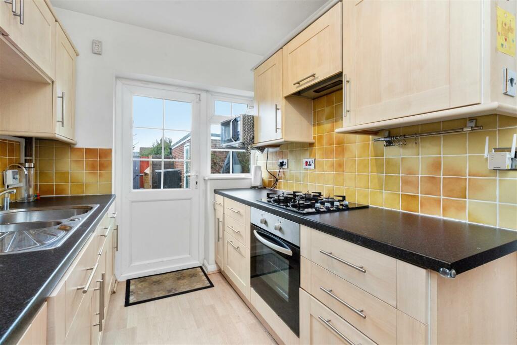 Modern Fitted Kitchen