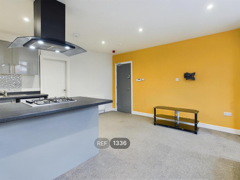 Kitchen &amp; Living area