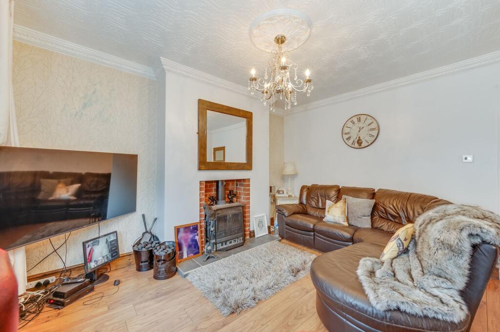 KITCHEN, LOUNGE AND DINING ROOM