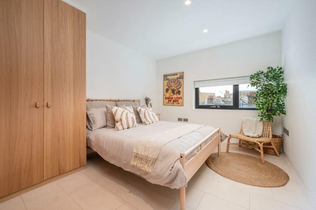 bedroom(1).jpg