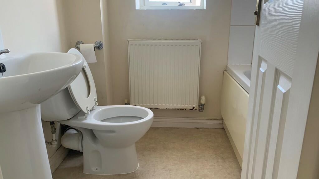 Main Bathroom