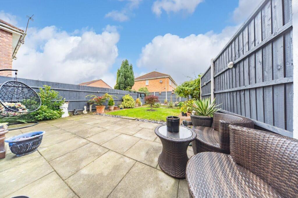 18 Caldywood Drive garden.jpg