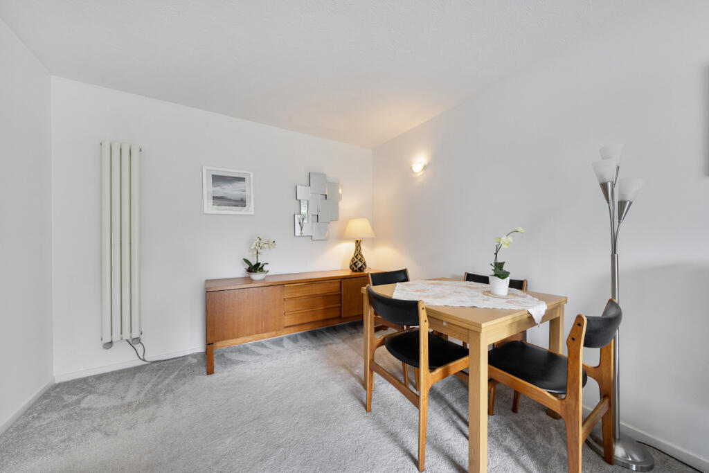 1337061-22-6895de...