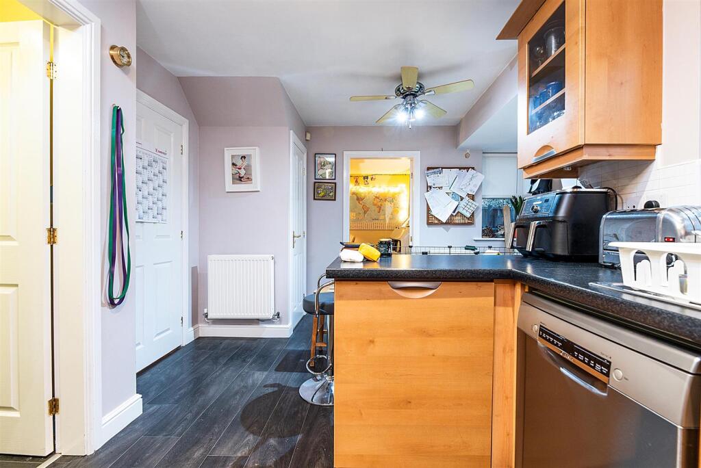 16 Lantern Lane, East Leake (13 of 30).jpg