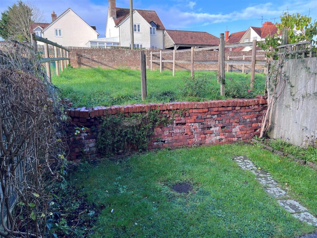 Rear Garden 2.jpg