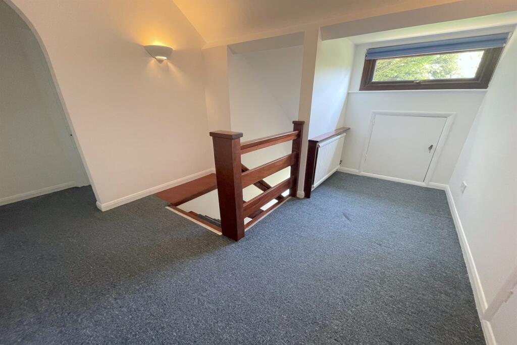 Office/study area 