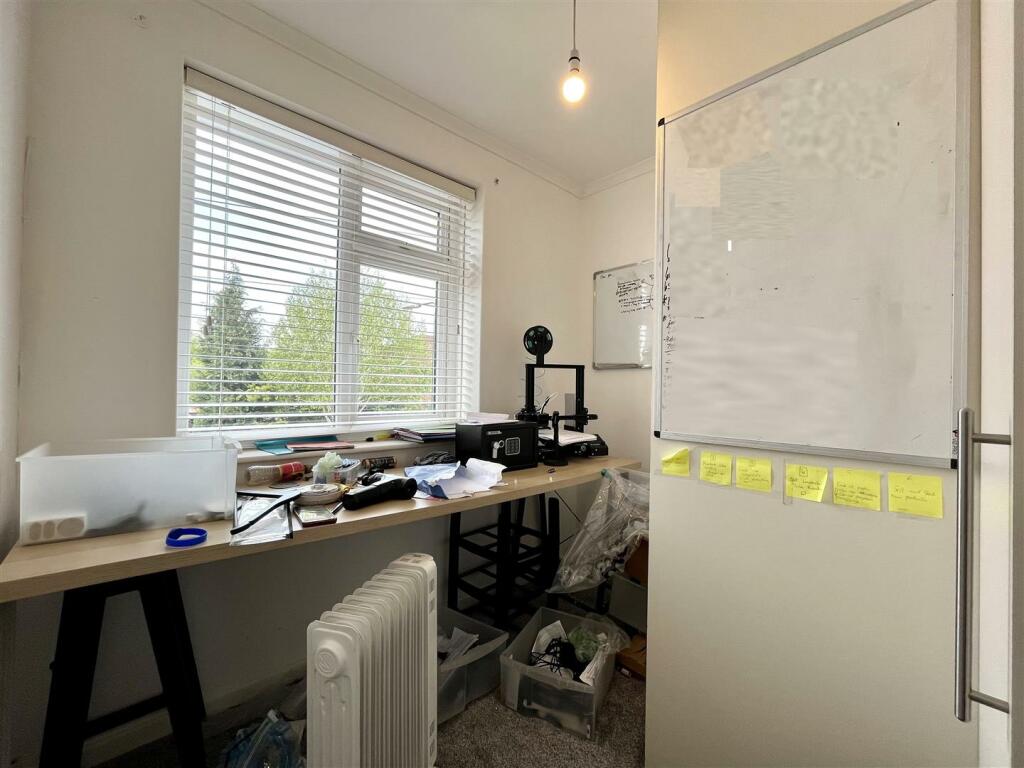 Bedroom 4 / Office