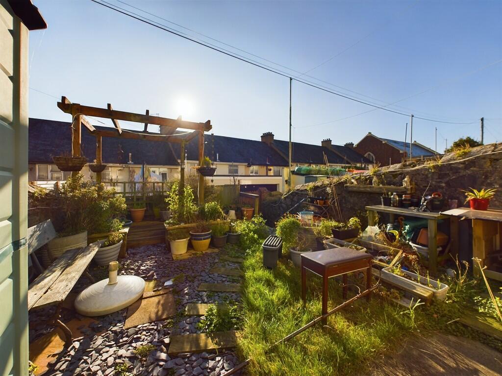 CAM03974G0-PR0090...