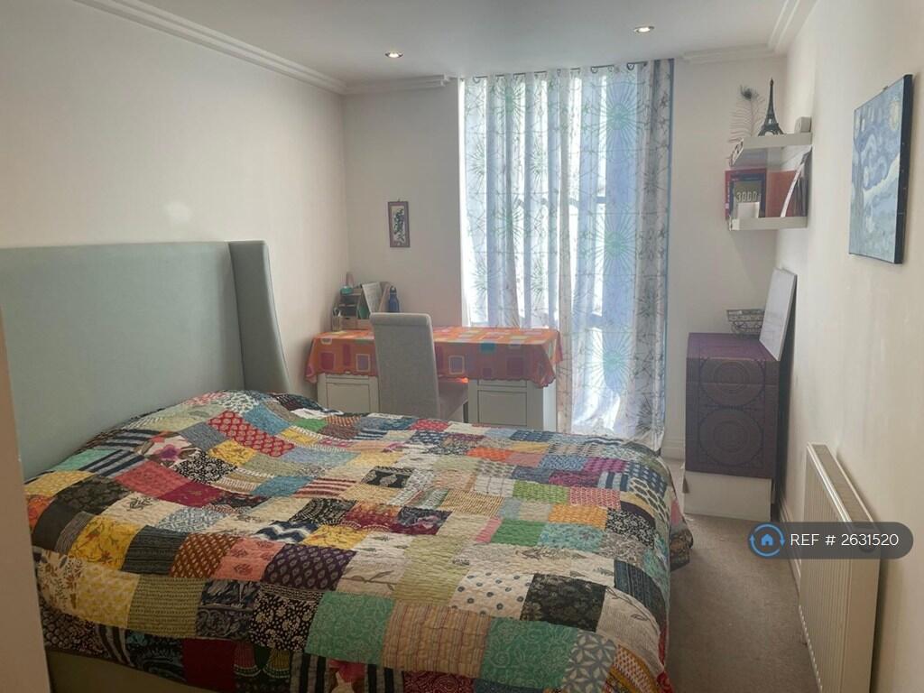 Guest Bedroom / Study Room