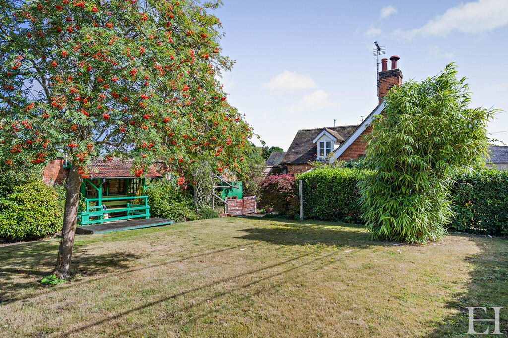 8662260-exteriorW...