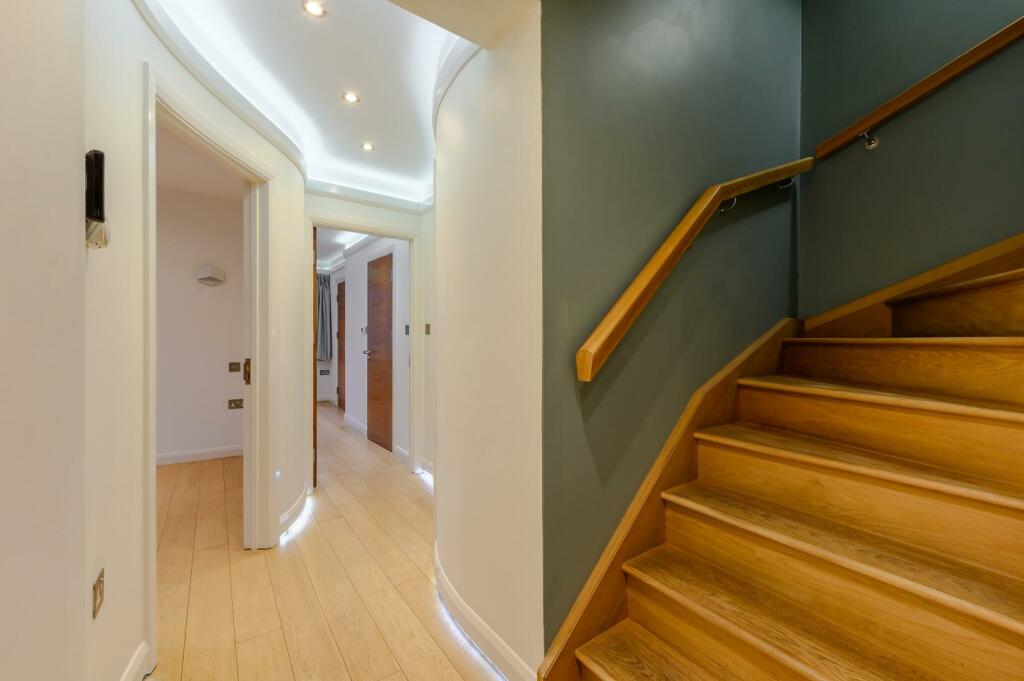 staircase (2).jpg