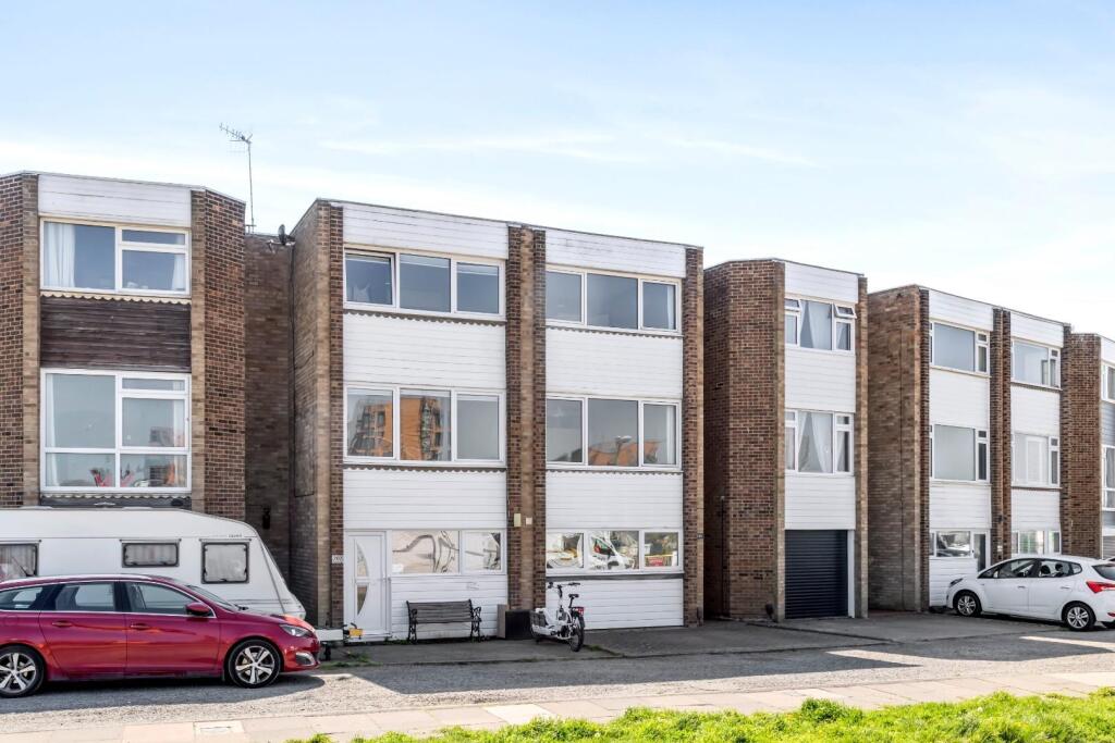 Harbour Way, 200-024.JPG