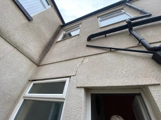 Outside Crack T202510231634.jpg