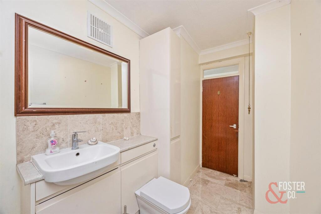 The Drive, 37-39, Grove Court, Flat 36_004.JPG