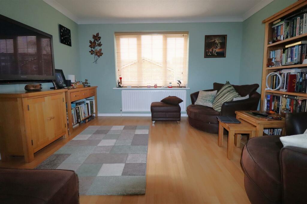 Lounge/ Bedroom 4