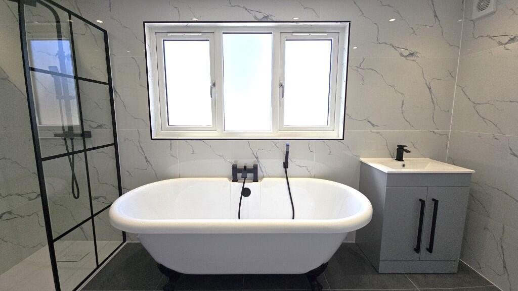 En-Suite 1