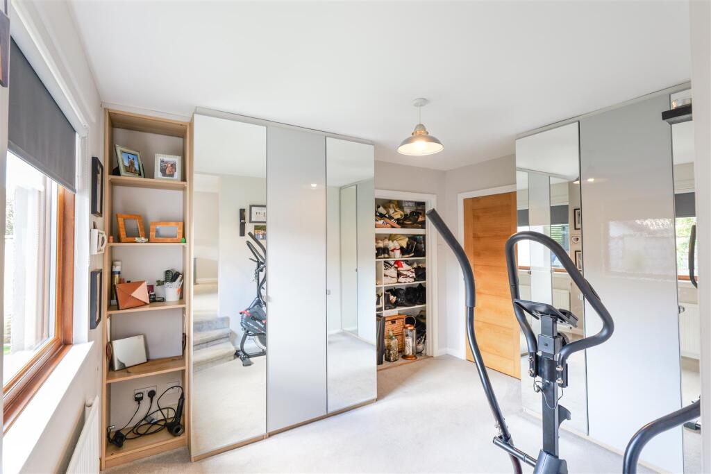 18- Dressing Area.jpg